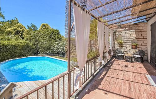 Amazing Home In Lamotte Du Rhone With Private Swimming Pool, Can Be Inside Or Outside