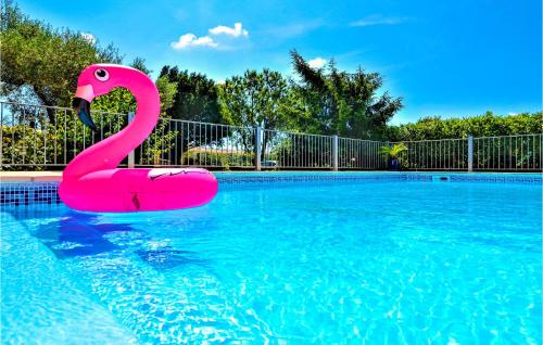 Nice home in Vallabrix with Outdoor swimming pool, WiFi and 3 Bedrooms gîte à louer Vallabrix