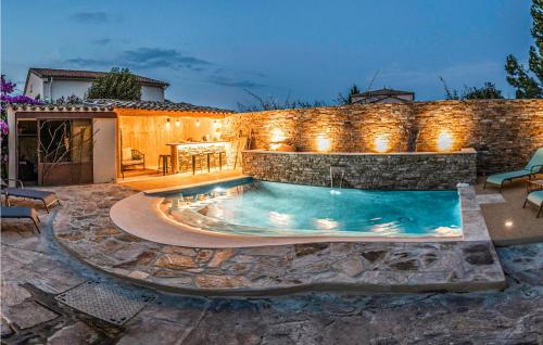 Awesome home in Pinet w/ Jacuzzi and 4 Bedrooms gîte à louer Marseillan
