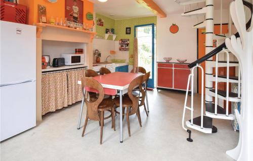 Awesome home in Le Bourg-Dun with 3 Bedrooms and WiFi