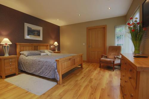 Spacious 4 Bedroom Home - 5 min walk to town gîte à louer Enniskillen