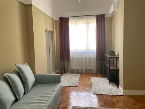 2 bedrooms, 3 beds