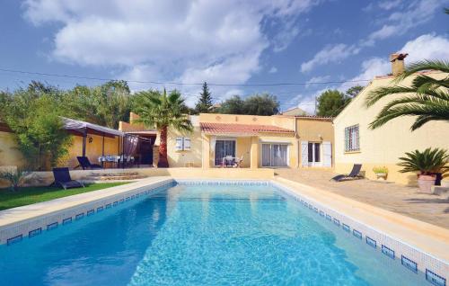 Amazing Home In Thziers With 4 Bedrooms, Wifi And Outdoor Swimming Pool - Location saisonnière - Théziers