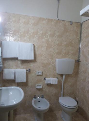 CDH Hotel Modena - main image