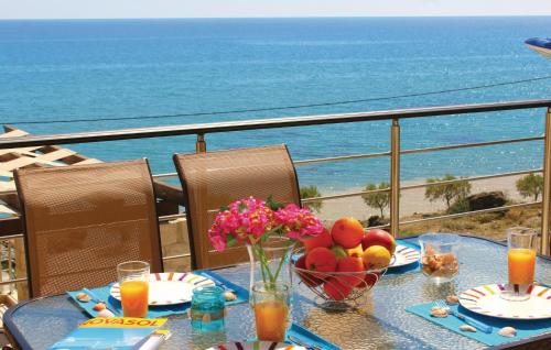  Gorgeous Home In Heraklion With House A Mountain View in Mirtos
