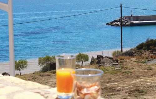  Gorgeous Home In Heraklion With House A Mountain View in Mirtos