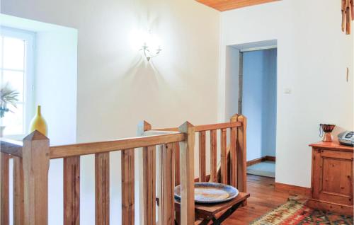 Зовнішній вигляд готелю, 3 Bedroom Awesome Home In Bricquebec-En-Cotentin in Bricquebec