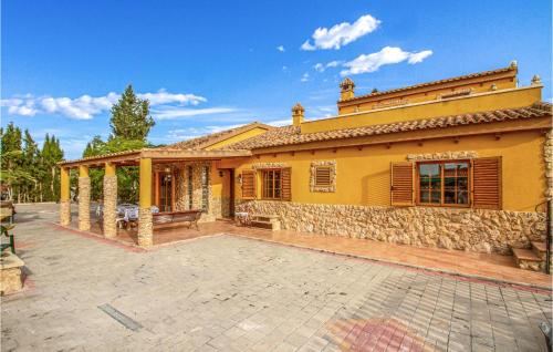 Beautiful Home In Villanueva Del Segura With Wifi