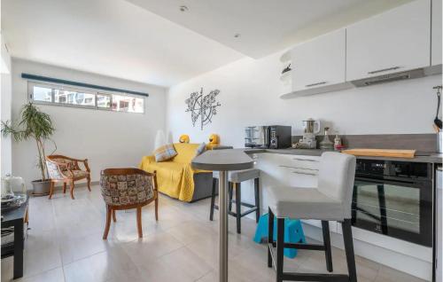 1 Bedroom Nice Apartment In La Grande-Motte 5