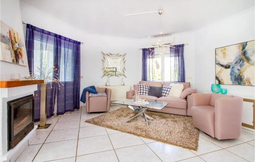 Awesome Home In Dnia With 3 Bedrooms, Wifi And Swimming Pool photo 2