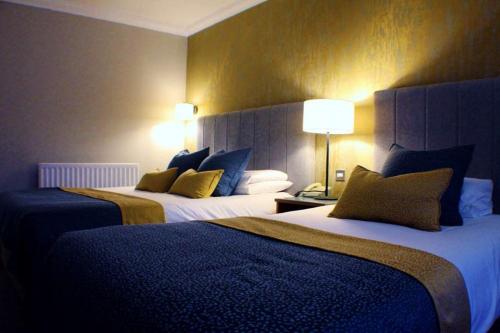Downings Bay Hotel - image 7