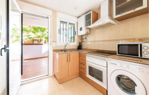 Two-Bedroom Apartment in Oropesa del Mar - image 6