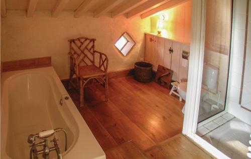 Vannas istaba, Gorgeous Home In Beauville in Beauville