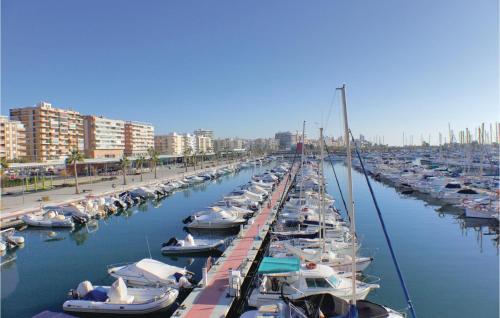 Three-Bedroom Apartment in Santa Pola - image 5