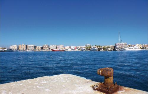 Three-Bedroom Apartment in Santa Pola - image 10