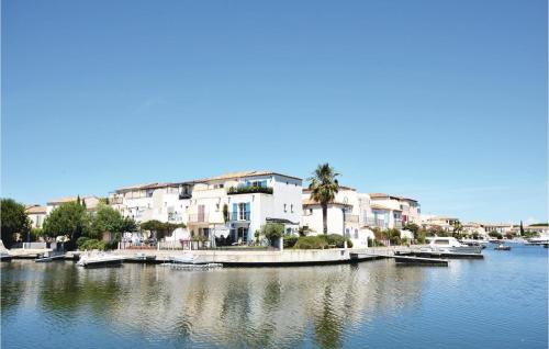 Amazing home in Aigues-Mortes w/ WiFi and 3 Bedrooms - image 9