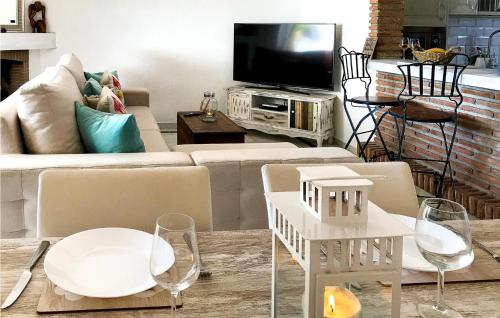 Two-Bedroom Apartment in Calahonda - image 10