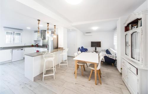  Nice apartment in Burriana with WiFi and 4 Bedrooms in 12530 Burriana