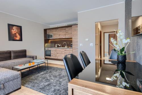 Alibi Apartments