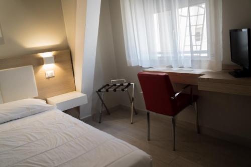 Hotel Mediterraneo - image 2