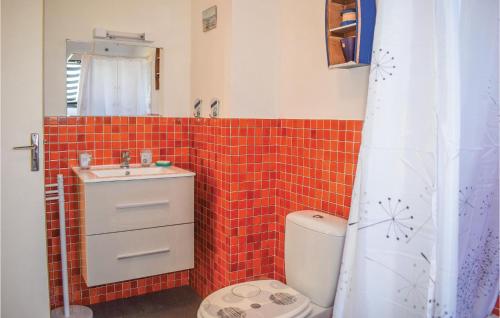 Five-Bedroom Holiday Home in Paimpol - image 11