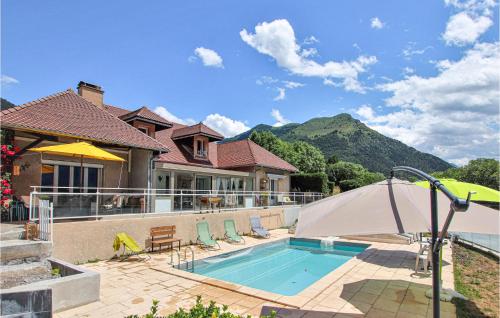 Amazing home in Corps with Outdoor swimming pool, WiFi and 3 Bedrooms gîte à louer Mens