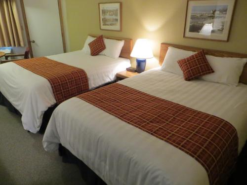 2 double beds