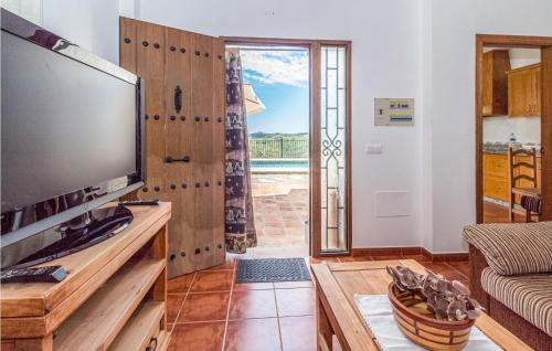 Stunning home in Periana w/ Outdoor swimming pool WiFi and 3 Bedrooms - image 9