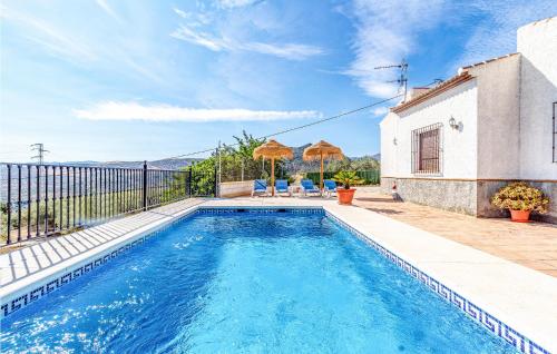 Stunning home in Periana w/ Outdoor swimming pool WiFi and 3 Bedrooms - image 4