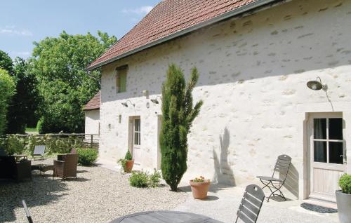 2 Bedroom Cozy Home In Ruffey Les Beaune