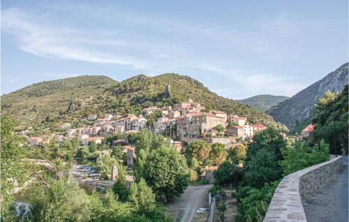 Viesnīcas āriene, 4 Bedroom Awesome Home In Roquebrun in Roquebrun