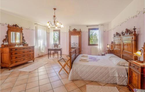 Beautiful Home In Ariano Nel Polesine With Kitchen