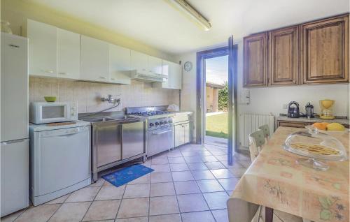 Beautiful Home In Ariano Nel Polesine With Kitchen