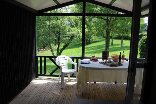 Camping Les Feuilles Chauffailles – Chauffailles, LA