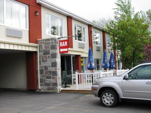 Entrance, Hotel Le Voyageur in Quebec City (QC)