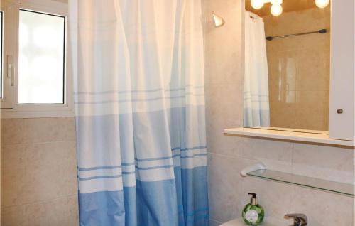 Three-Bedroom Apartment in Tossa de Mar - image 11