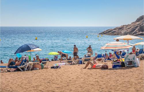 Three-Bedroom Apartment in Tossa de Mar - image 7