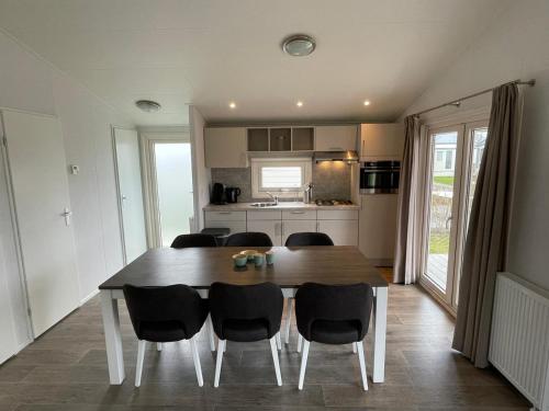 Chalet (J09) op gezellige familiecamping bij zee Chalet (J09) op gezellige familiecamping bij zee