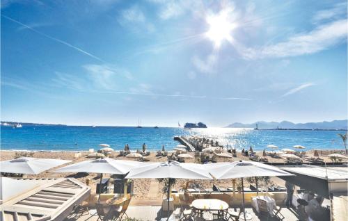 Beautiful apartment in Cannes with WiFi and 1 Bedrooms - image 11