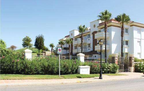 Three-Bedroom Apartment in La Cala - image 7