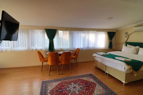 Family Suite with Sea View image 3