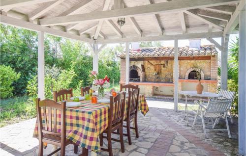 Awesome home in Isola di Capo Rizzuto with WiFi and 3 Bedrooms gîte à louer Faro
