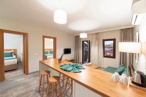 2 bedrooms, 4 beds