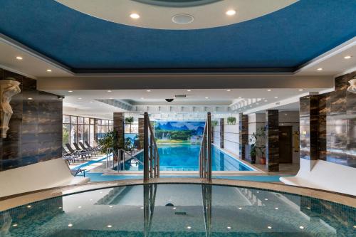 Úszómedence, Hotel Paradise in Ognyanovo