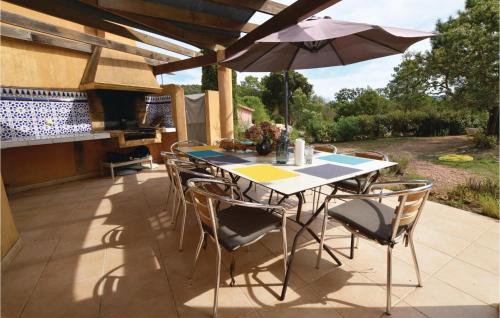 Nice home in Porto Vecchio w/ Outdoor swimming pool WiFi and Outdoor swimming pool - image 14