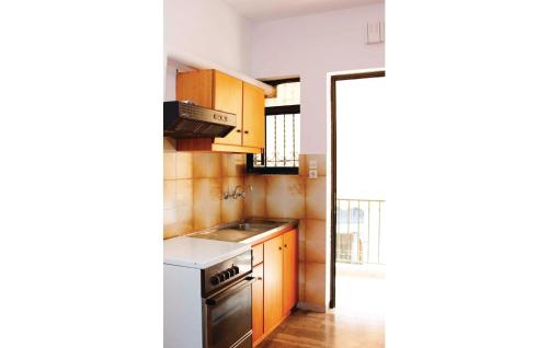 ห้องครัว, Amazing Apartment In Xiropigado Arkadias in ไซโรปิกาโด