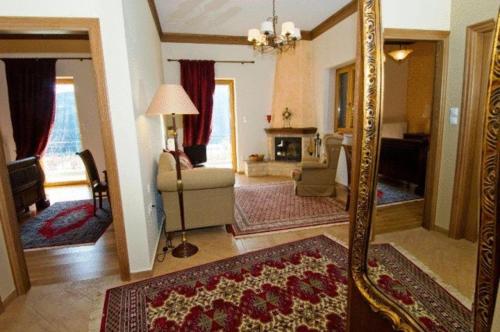 Margit Suites Hotel – Karpenisi, AL