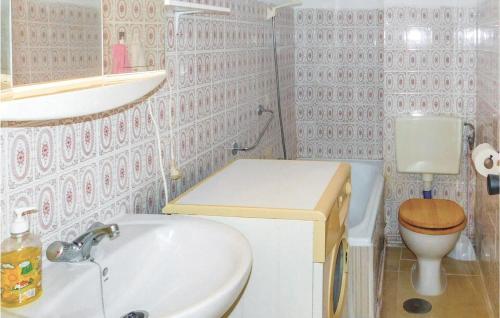 Pet Friendly Apartment - image 2