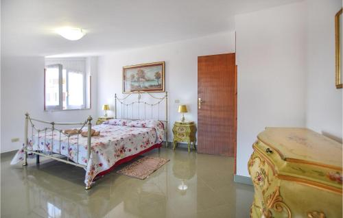  Amazing Home In Maria Di Castellabate With Wifi in Santa Maria di Castellabate