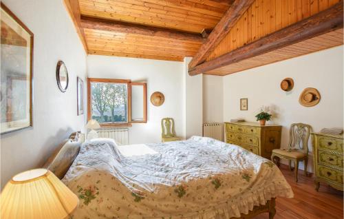 Pet Friendly Home In Boara Pisani With Kitchen